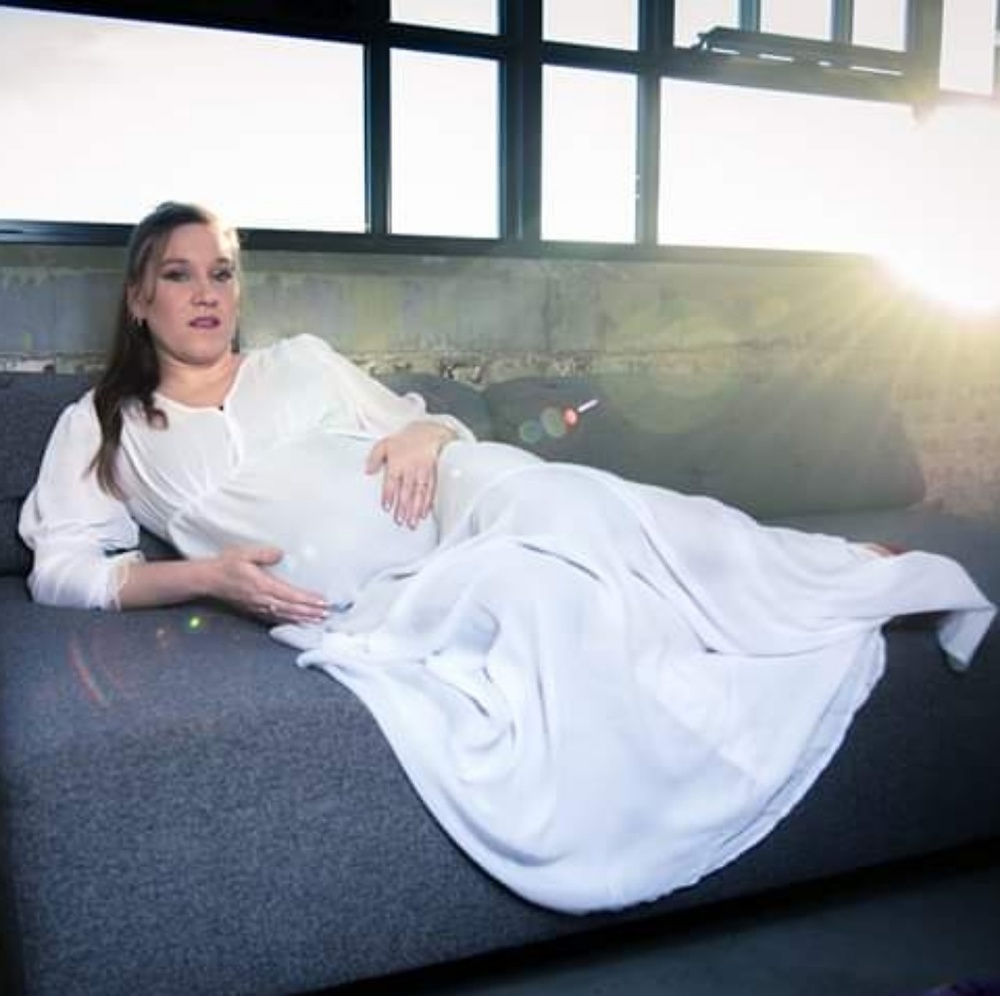 Sheer white maternity gown - Picture 2 of 3